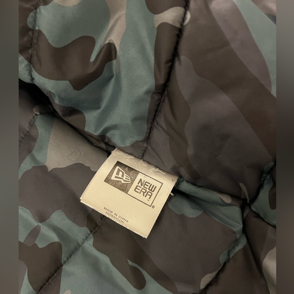 New Era Coach Jacket With Draw String - Picture 10 of 11